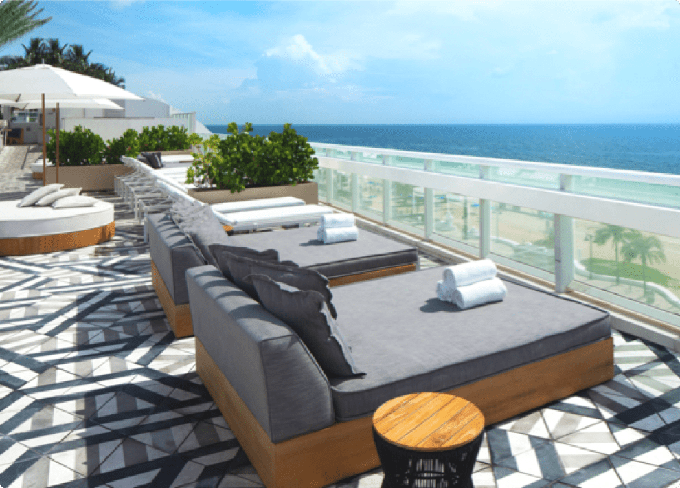luxury outdoor daybeds