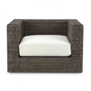 wicker outdoor furniture