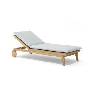 Chaise w/ Wheels