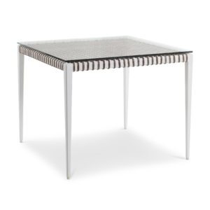 outdoor dining table