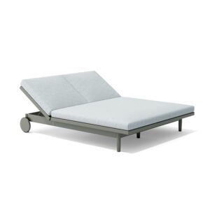 Double Chaise Lounge w/ Wheels