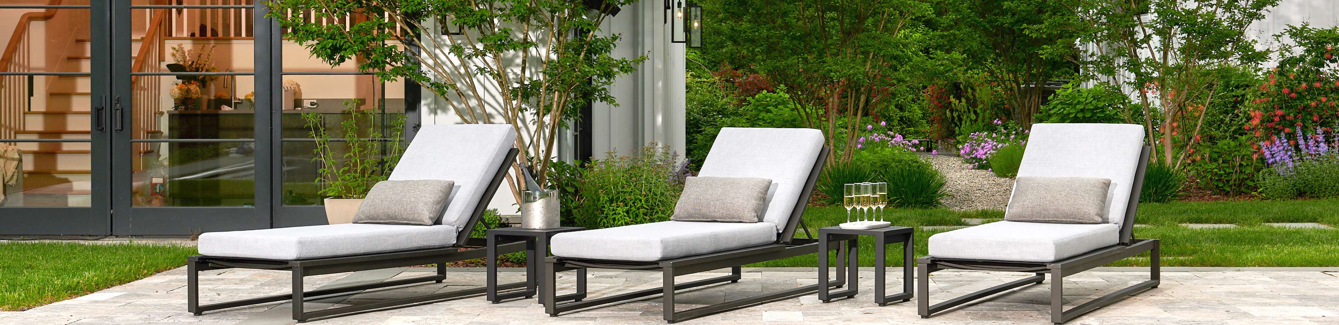 outdoor hospitality furniture