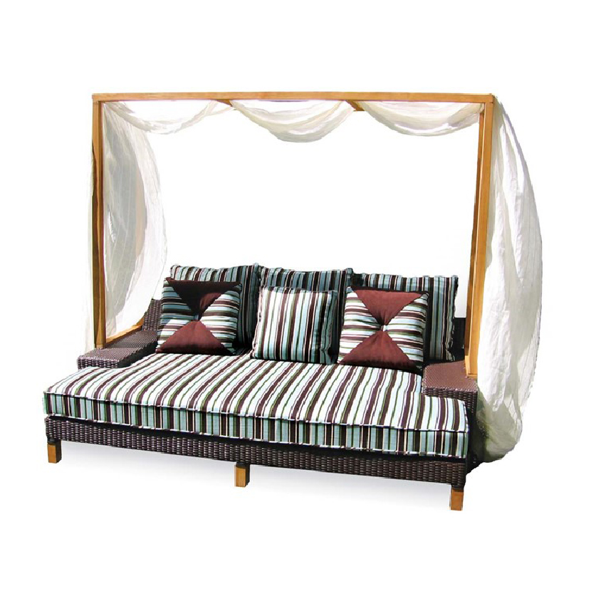 Madras, Walters Exterior Daybed Walters Wicker