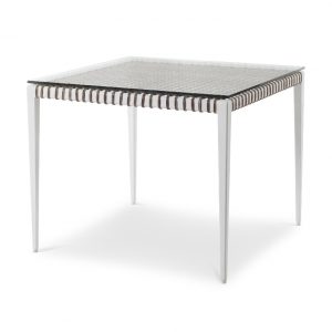 outdoor dining table